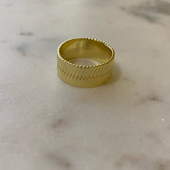 Gorjana 18k Gold Plated Brass Venice Ring Various Sizes Womens Jewelry New - Picture 4 of 4